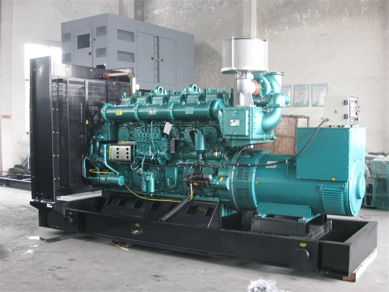江门200KW 柴油发电机的油耗是多少？